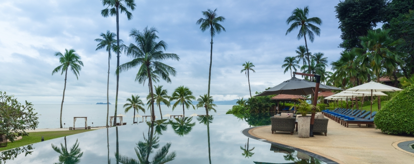 Infinity swimming pool at Napasai Samui